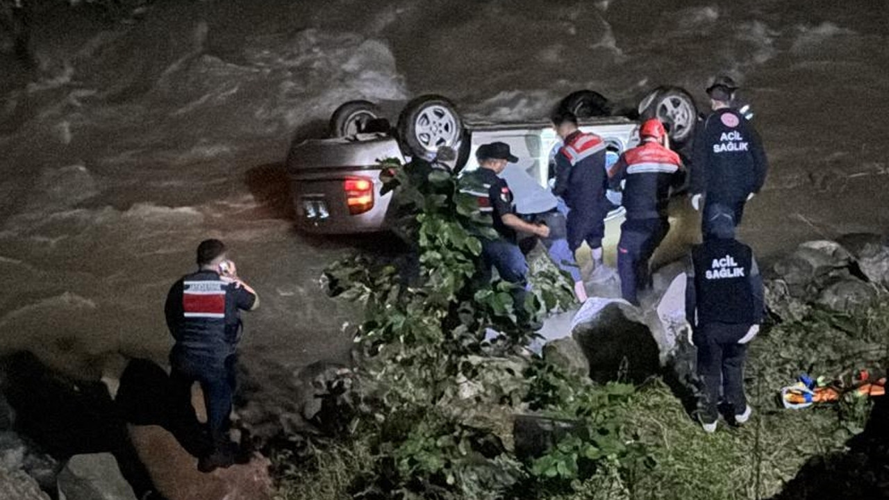 Trabzon Yomra’da otomobil dereye devrildi: 1 kişi hayatını kaybetti